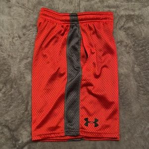 Boys Under Armour Mesh Shorts w/ Pockets
